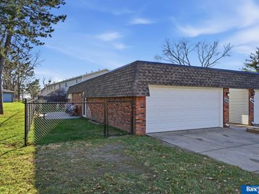 1601 Granada Lane, Lincoln, NE 68528