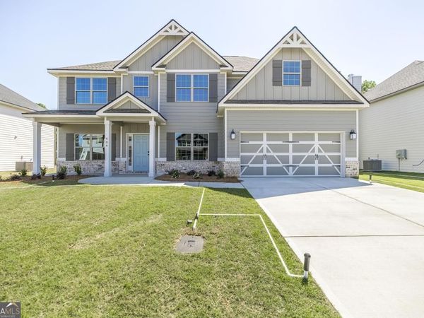 404 Baxter Drive, Unit 2, Kathleen, GA 31047