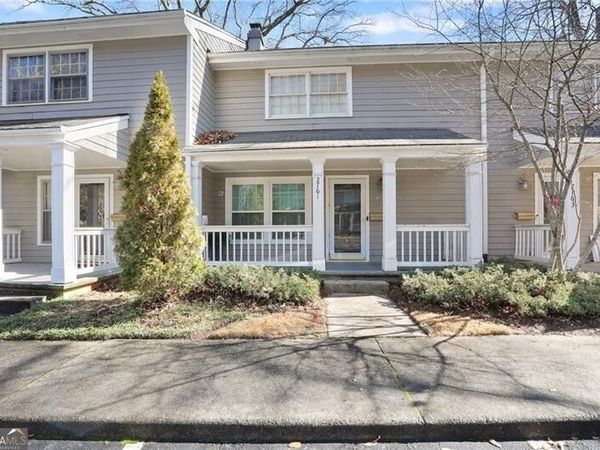 2761 Farmstead Road SE, Smyrna, GA 30080