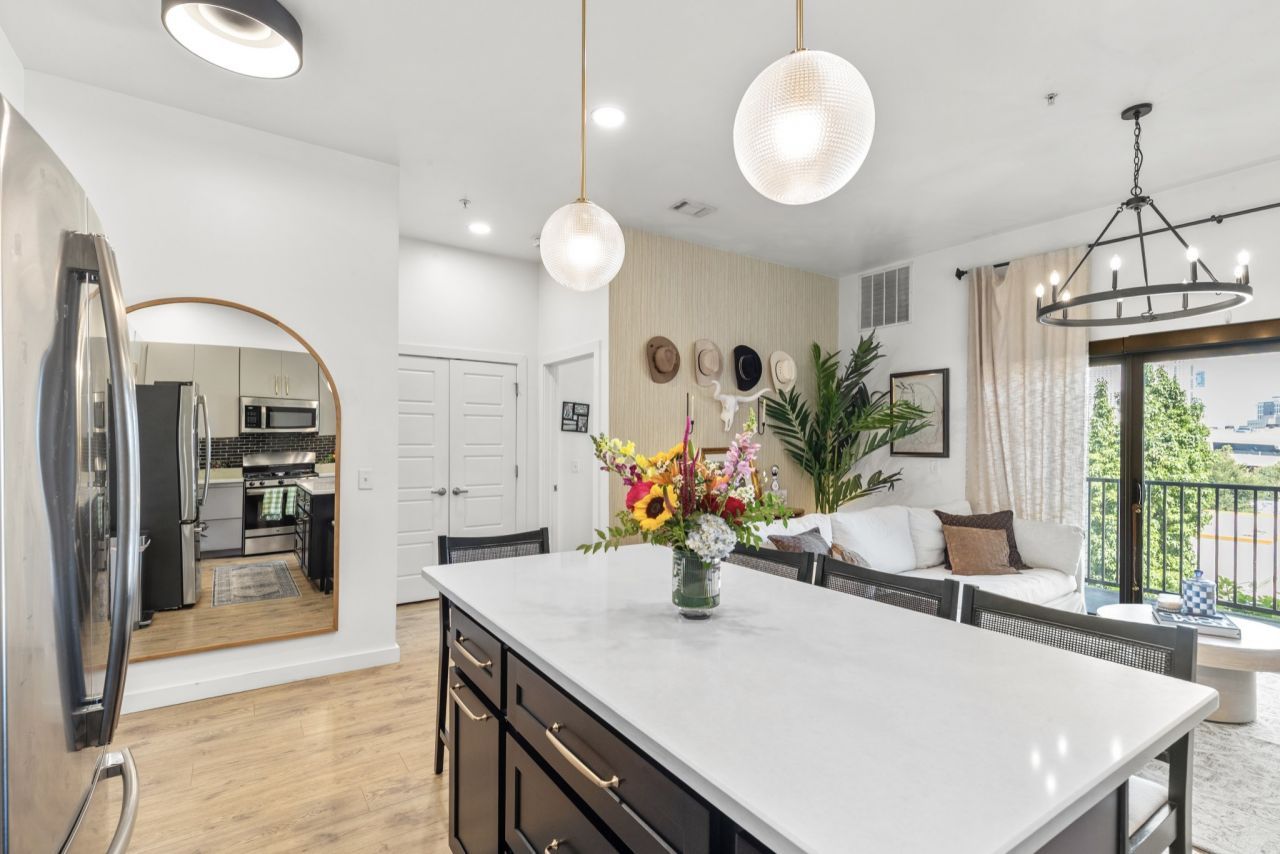 1002 Division St, Unit 306, Nashville, TN 37203 Main Photo