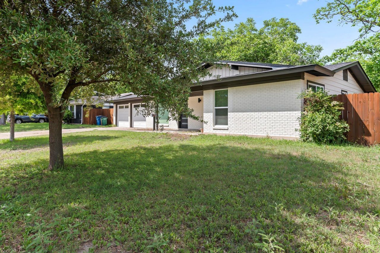 2914 Loyola Ln, Austin, TX 78723 Main Photo