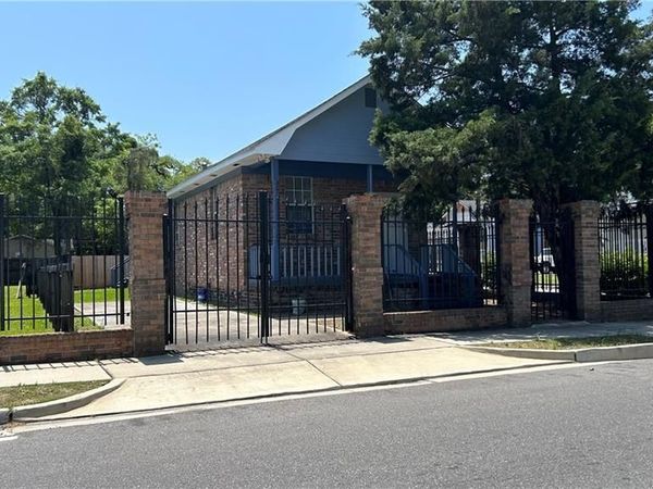 967 Texas Street, Mobile, AL 36604