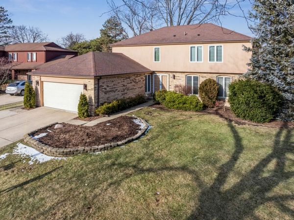 800 Downing Street, Northbrook, IL 60062