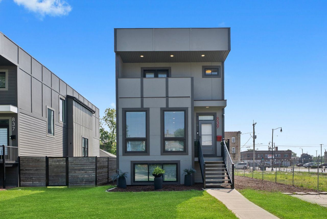 839 S 18th Avenue, Maywood, IL 60153