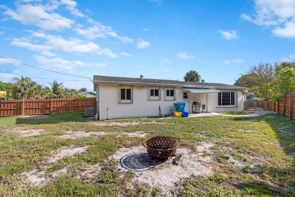 315 SW 6th Court, Boynton Beach, FL 33426 Photo