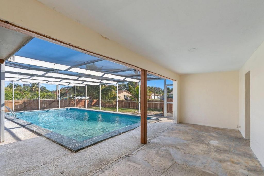 315 SW 6th Court, Boynton Beach, FL 33426 Photo