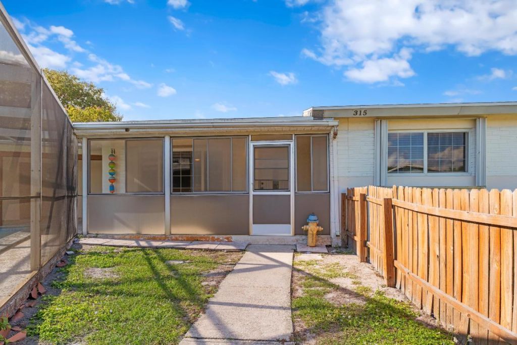 315 SW 6th Court, Boynton Beach, FL 33426 Photo