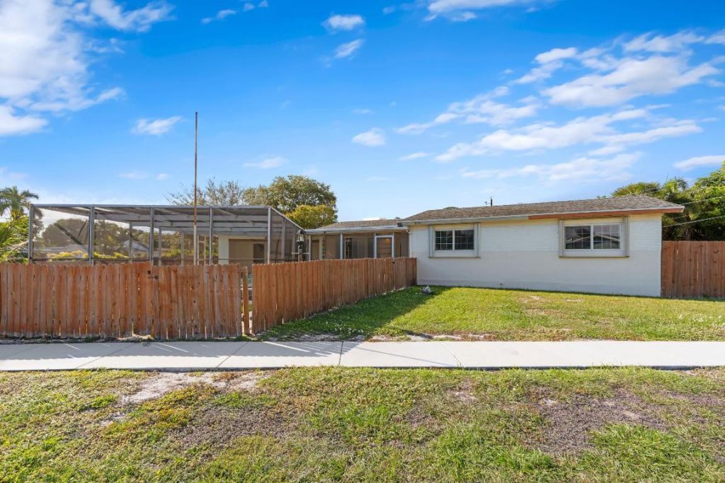 315 SW 6th Court, Boynton Beach, FL 33426 Photo