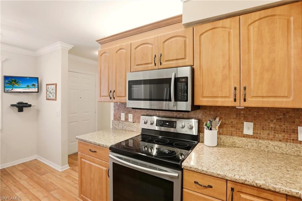 289 Robin Hood Cir, Unit 101, Naples, FL 34104 Photo