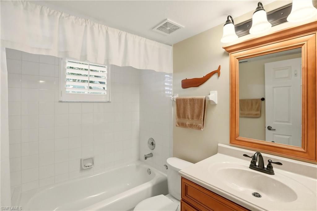 289 Robin Hood Cir, Unit 101, Naples, FL 34104 Photo