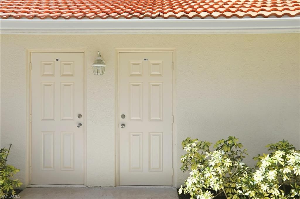 289 Robin Hood Cir, Unit 101, Naples, FL 34104 Photo