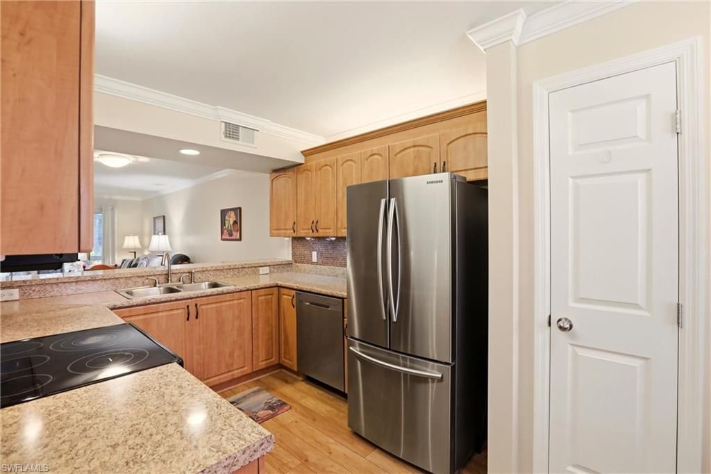 289 Robin Hood Cir, Unit 101, Naples, FL 34104 Photo