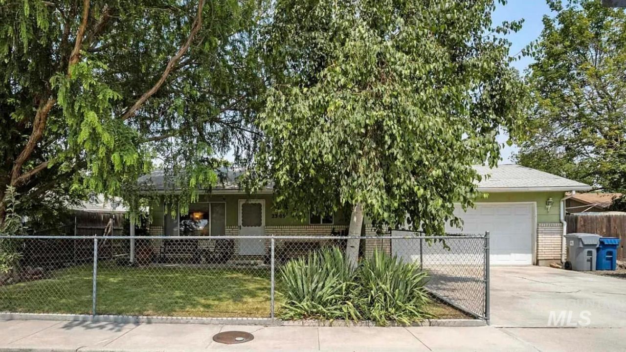 2309 Carter Ct, Caldwell, ID 83605 Main Photo