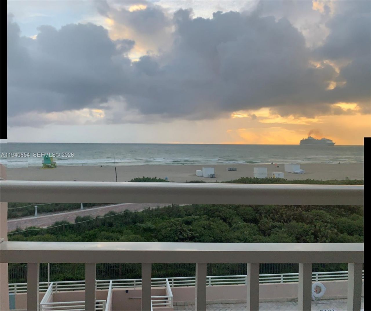 345 Ocean Dr , Unit 415, Miami Beach, FL 33139 Photo