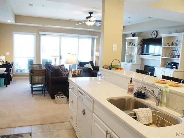 807 Harbour Town Drive E, Unit 807 E, Lake Ozark, MO 65049