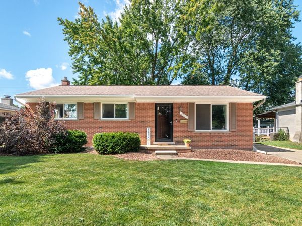 2021 Castleton Drive, Troy, MI 48083