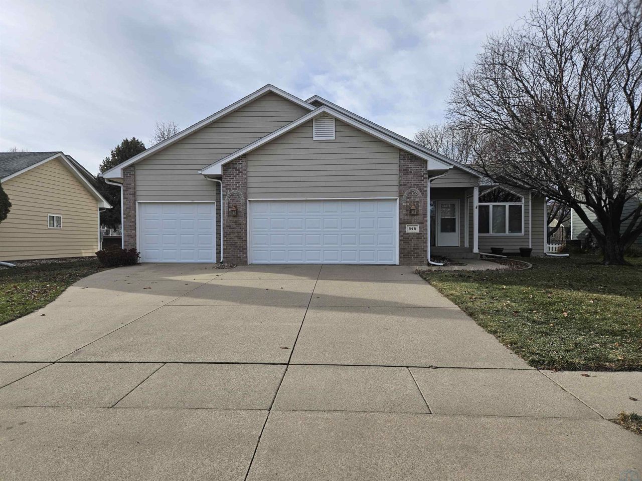 646 Bison Trail, Dakota Dunes, SD 57049 Main Photo