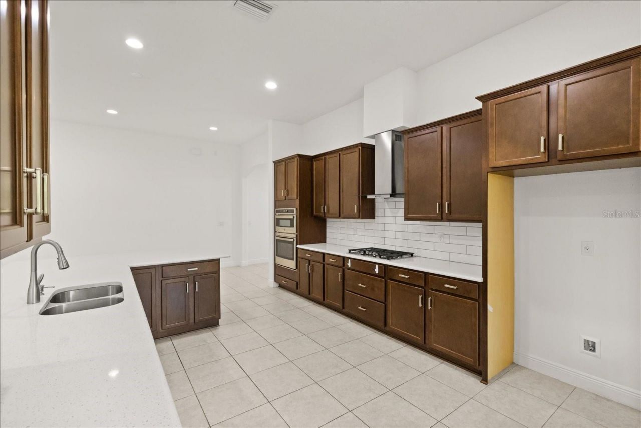 3918 Gaviota Drive, Sun City Center, FL 33573 Photo