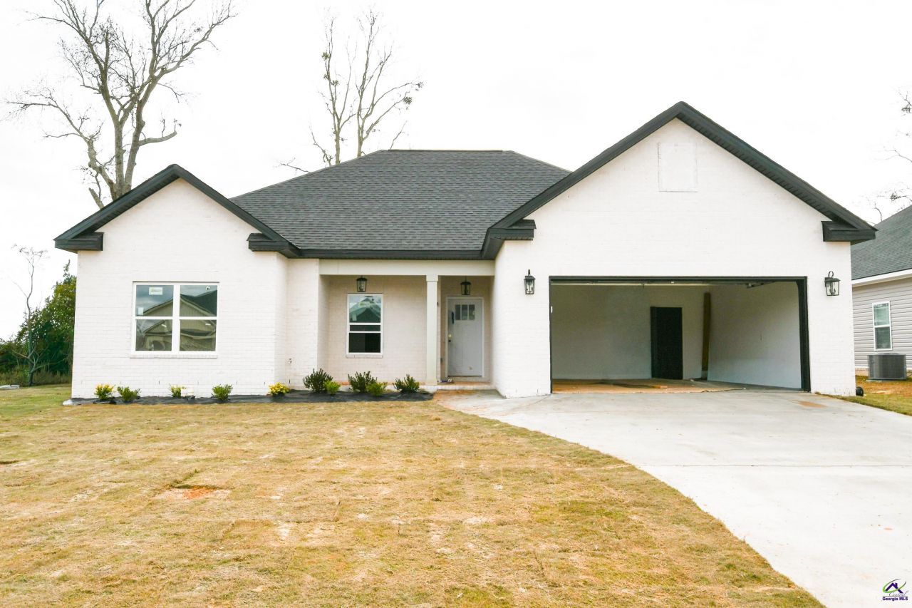 105 Early Drive, Byron, GA 31008 Main Photo