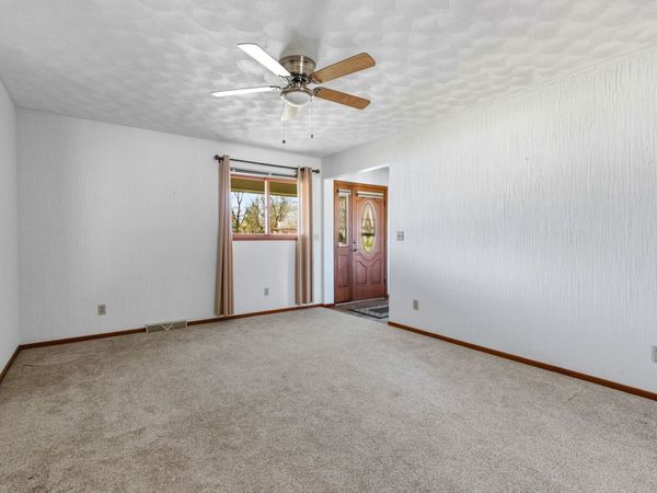 4704 9th Street, Unit 2, East Moline, IL 61244