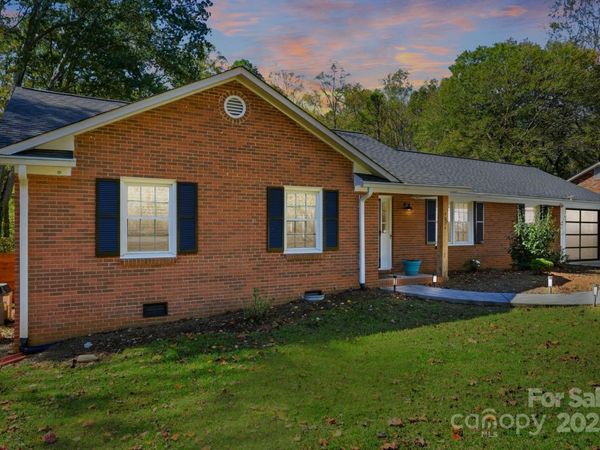 4274 Sunnydell Drive, Winston Salem, NC 27106