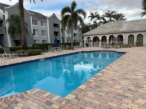 620 SW 111th Ave, Unit 206, Pembroke Pines, FL 33025