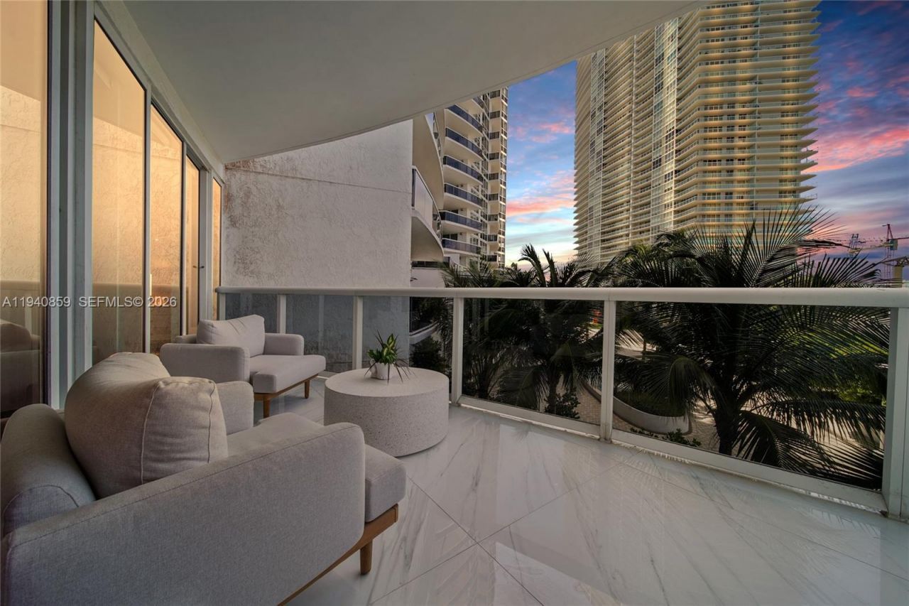 400 Alton Rd, Unit 409, Miami Beach, FL 33139 Photo