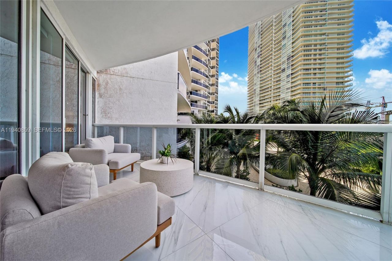 400 Alton Rd, Unit 409, Miami Beach, FL 33139 Photo