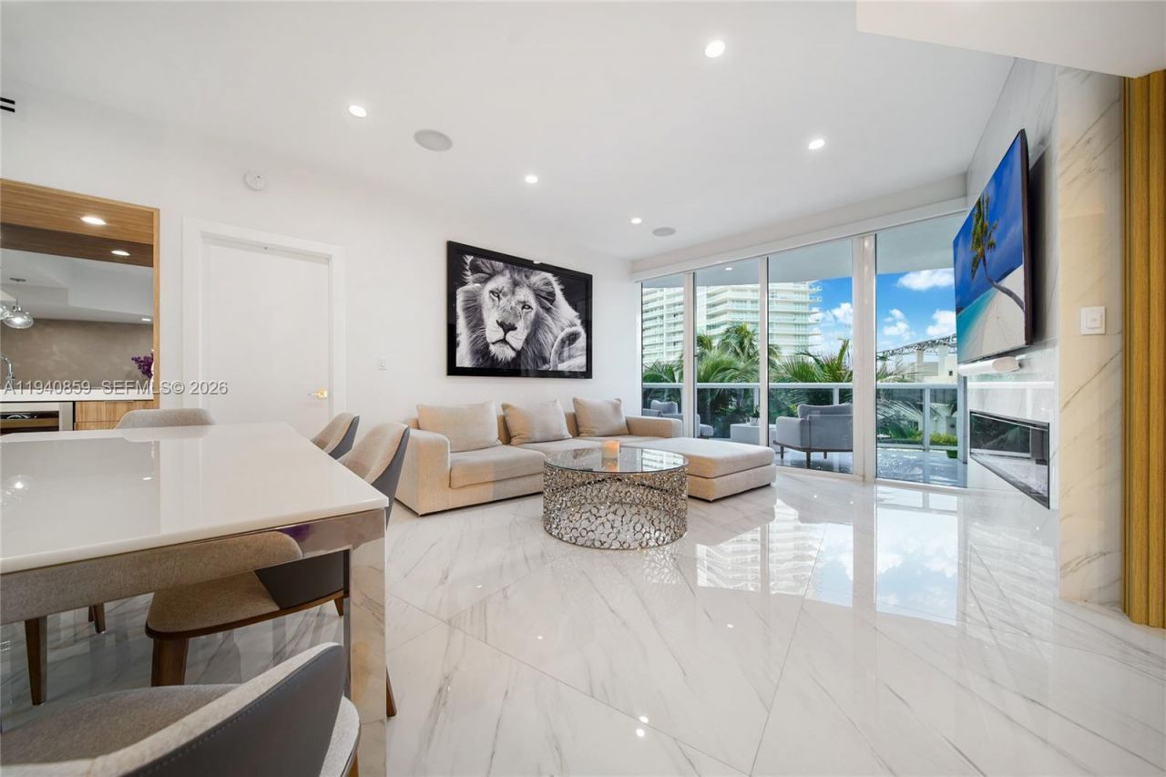 400 Alton Rd, Unit 409, Miami Beach, FL 33139 Photo