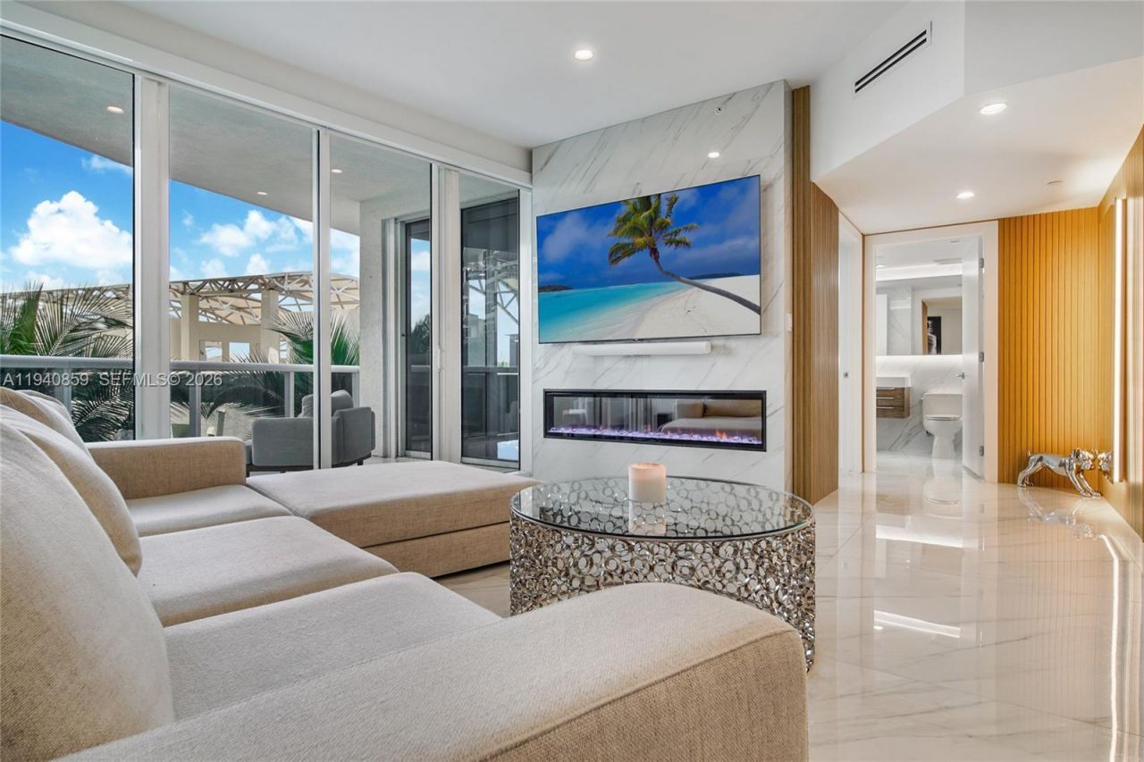 400 Alton Rd, Unit 409, Miami Beach, FL 33139 Photo