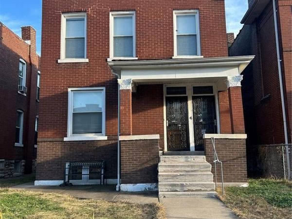 4210 Holly Avenue, St Louis, MO 63115