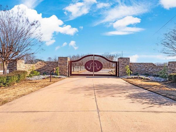 8 Valley Ranch Drive, Mayflower, AR 72106