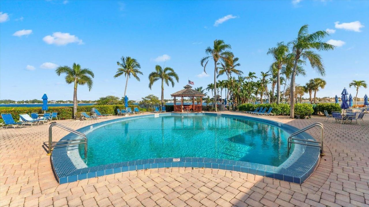 110 Half Moon Circle, Unit C1, Hypoluxo, FL 33462 Photo