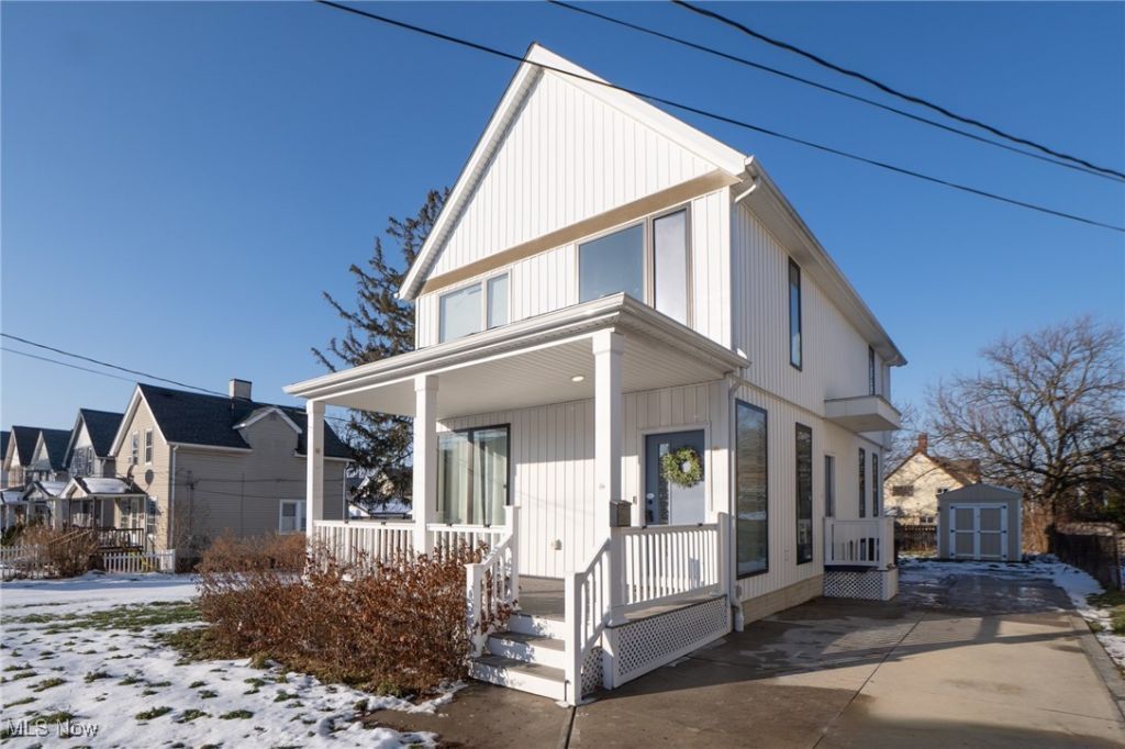 4414 Bucyrus Avenue, Cleveland, OH 44109 Main Photo