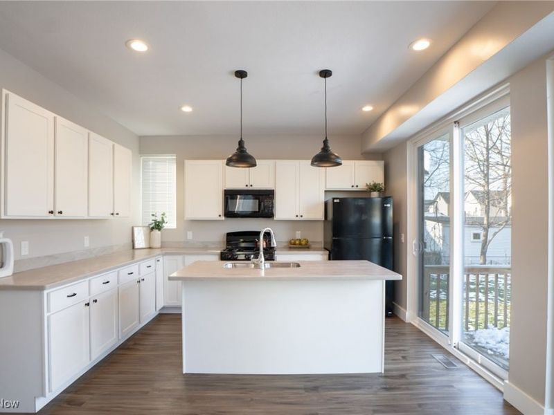 4414 Bucyrus Avenue, Cleveland, OH 44109 Photo 12