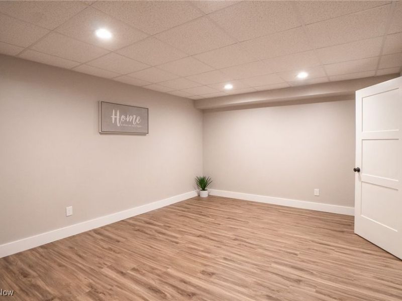 4414 Bucyrus Avenue, Cleveland, OH 44109 Photo 37