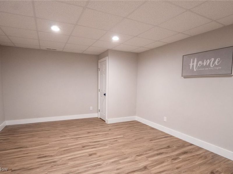 4414 Bucyrus Avenue, Cleveland, OH 44109 Photo 38