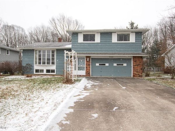 32985 Charmwood Oval, Solon, OH 44139