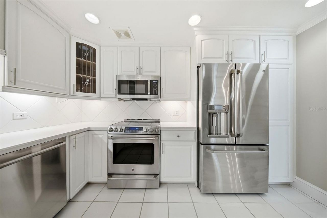 1 Beach Drive Se, Unit 1610, Saint Petersburg, FL 33701 Photo