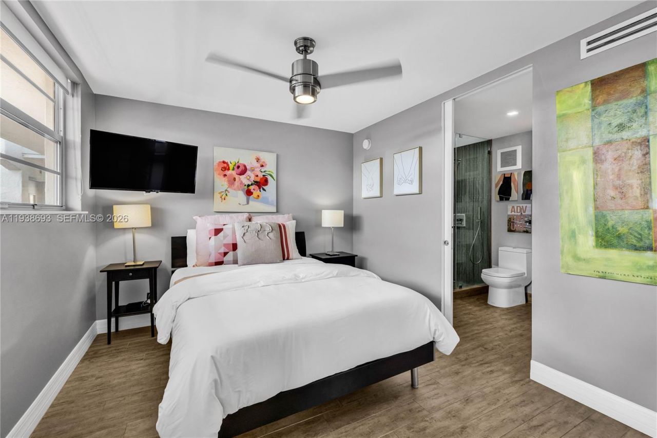 680 NE 64th St, Unit APH2, Miami, FL 33138 Photo