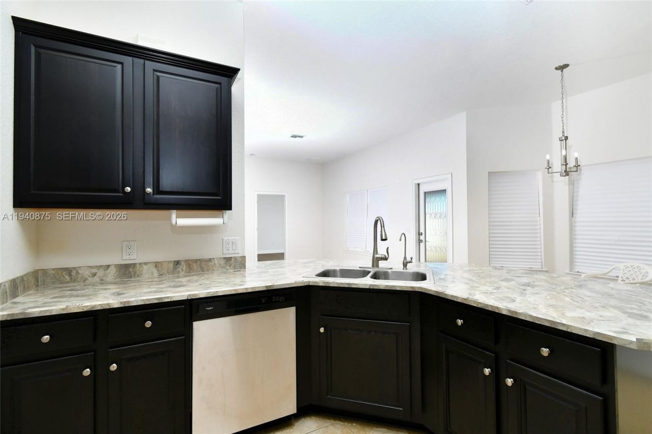 1923 Villia, Lehigh Acres, FL 33972 Photo