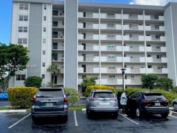 5860 NW 44th St, Unit 102, Lauderhill, FL 33319