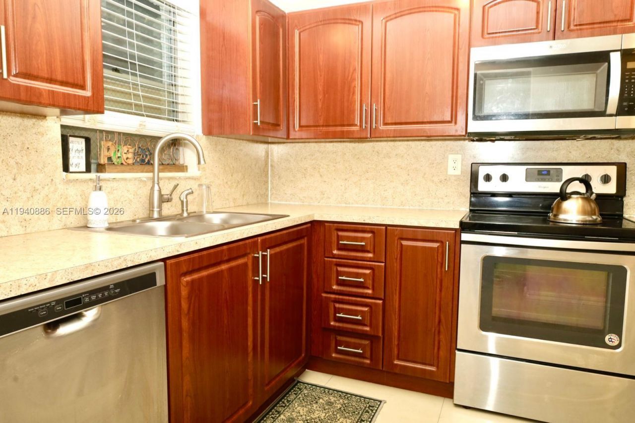 5860 NW 44th St, Unit 102, Lauderhill, FL 33319 Photo