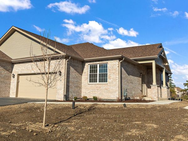 56 Olympus Drive, Tinley Park, IL 60477