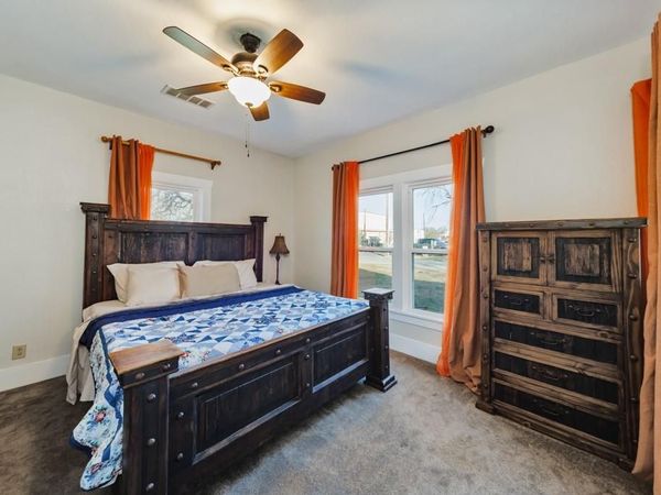 517 W Lamar Street, Alvord, TX 76225