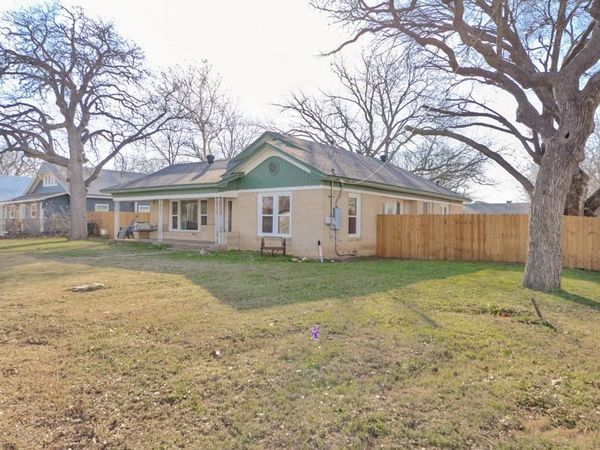 517 W Lamar Street, Alvord, TX 76225