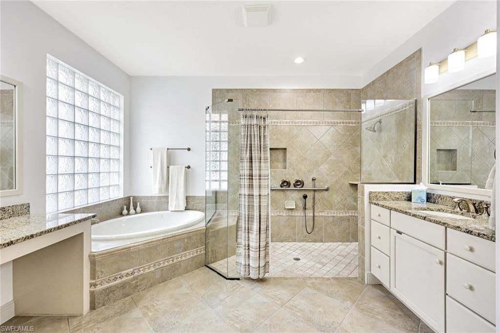 7655 Martino Cir, Naples, FL 34112 Photo