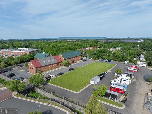 43140 TOWN HALL PLAZA, CHANTILLY, VA 20152