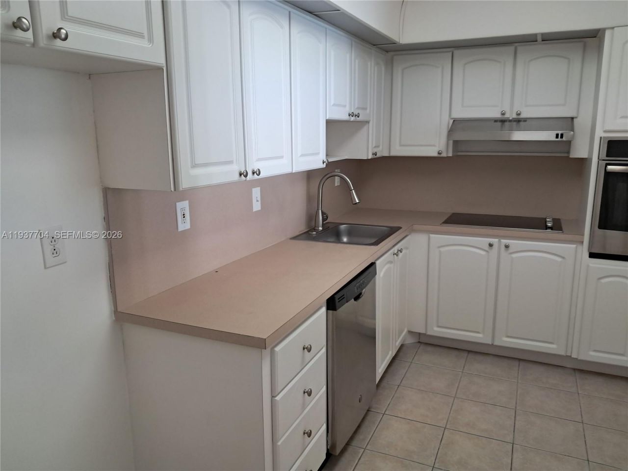 19380 Collins Ave, Unit 806, Sunny Isles Beach, FL 33160 Photo