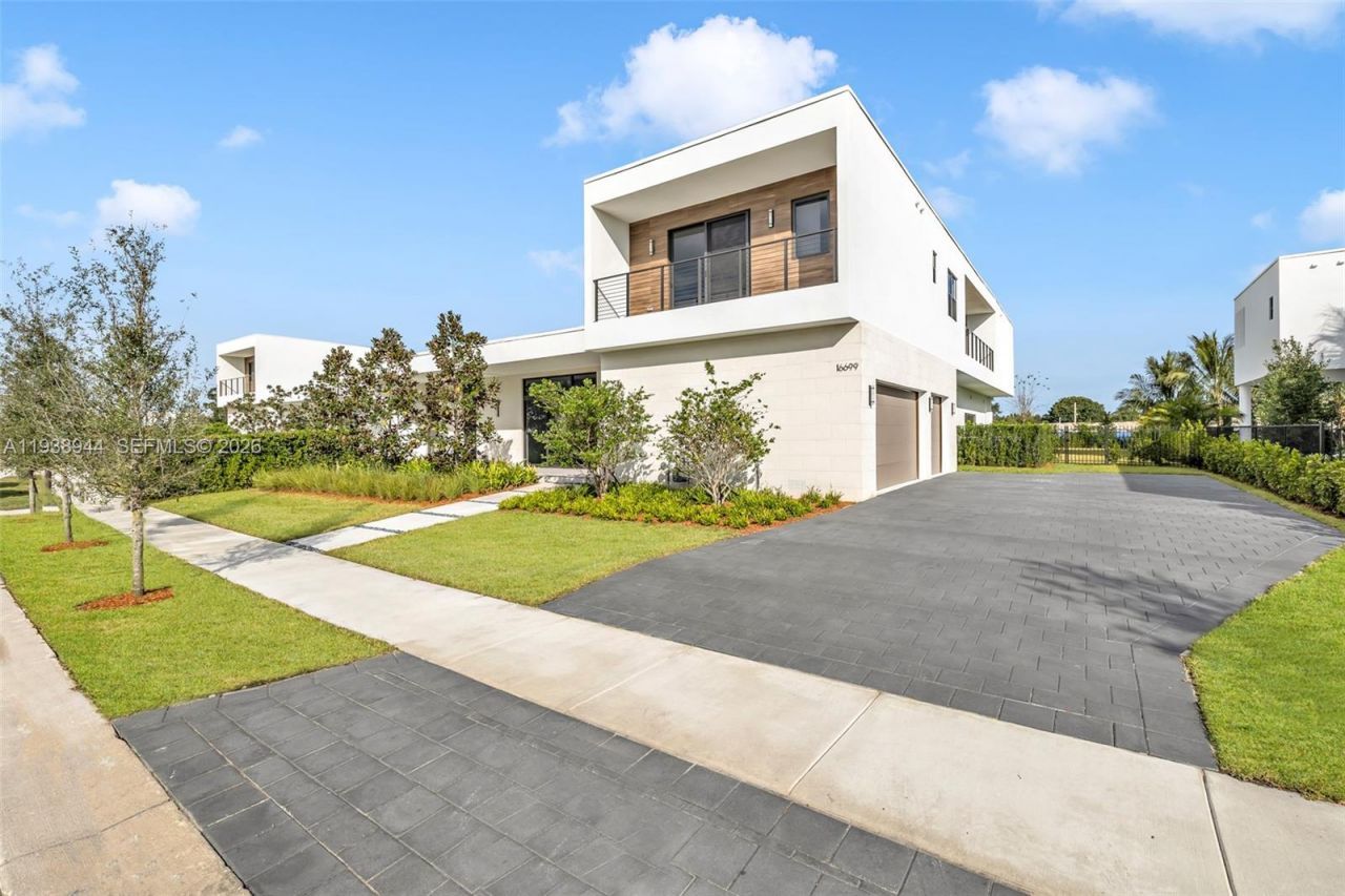 16699 N Botaniko Dr N, Weston, FL 33326 Photo
